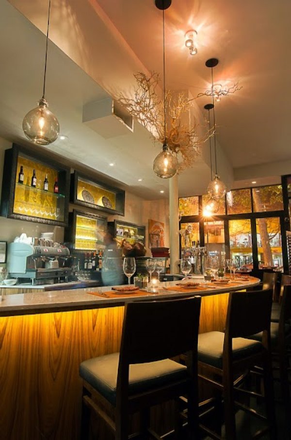 Le restaurant Canela Bistro & Wine Bar